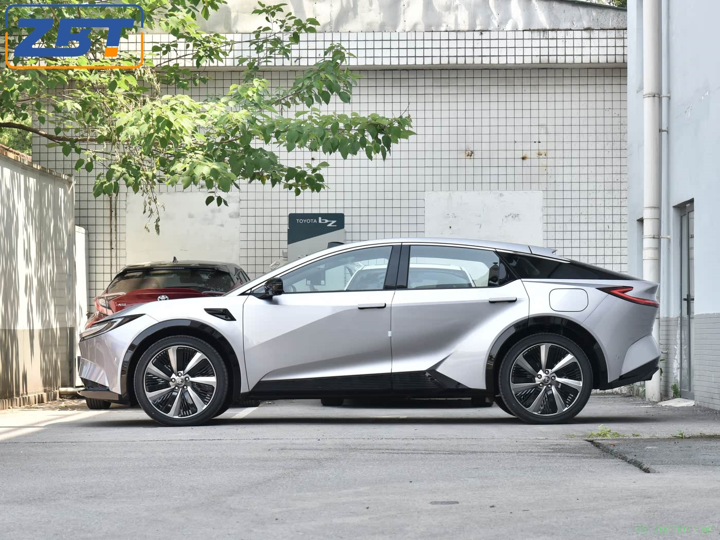 Электромобиль Toyota BZ5 New Energy Electric Sedan 19 599,00–19 999,00 долларов США/