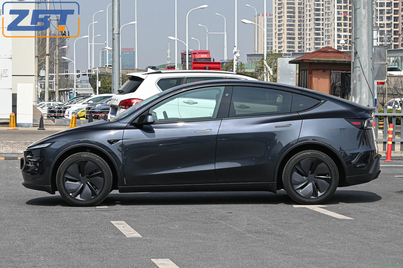 Модель Y+ New Energy Hybrid SUV. Цена в США: 45 599,00–45 999,00 долларов США.