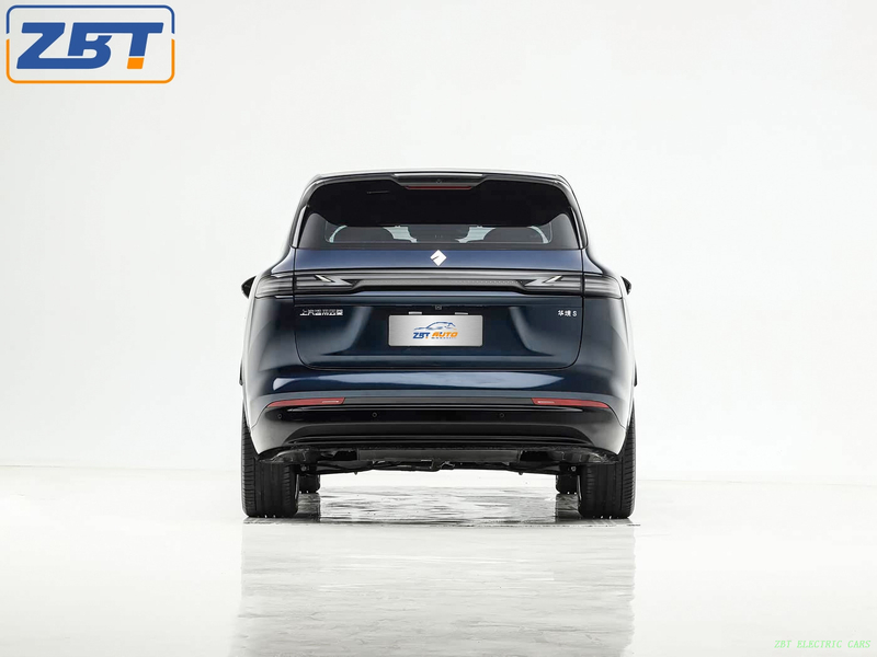 Бензиновый внедорожник Wuling Huajing S, работающий на топливе