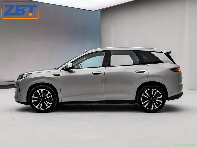 Бензиновый внедорожник BYD 3RD YUAN PLUS, работающий на топливе