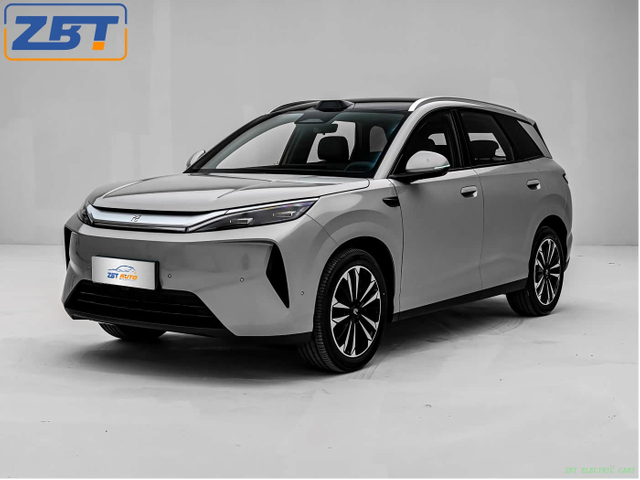 Бензиновый внедорожник BYD 3RD YUAN PLUS, работающий на топливе