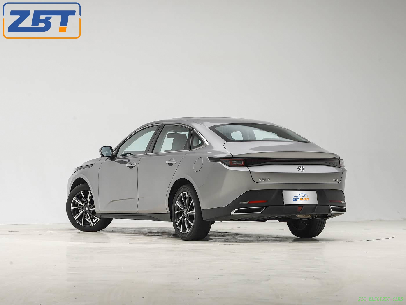Changan Yidon New Energy Hybrid SUV Цена в США 12 599,00–12 999,00 долларов США.