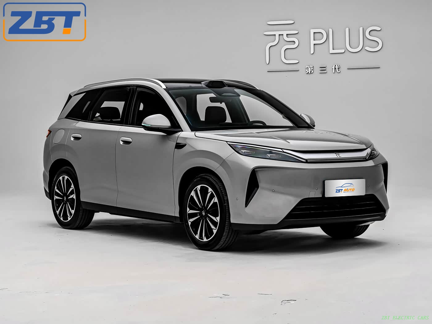 Бензиновый внедорожник BYD 3RD YUAN PLUS, работающий на топливе