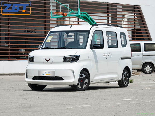 Небольшой легковой автомобиль с бензиновым двигателем Wuling Sunshine