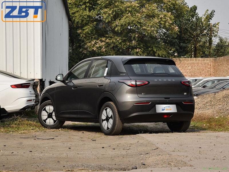 Бензиновый внедорожник Geely Xingyue, работающий на топливе